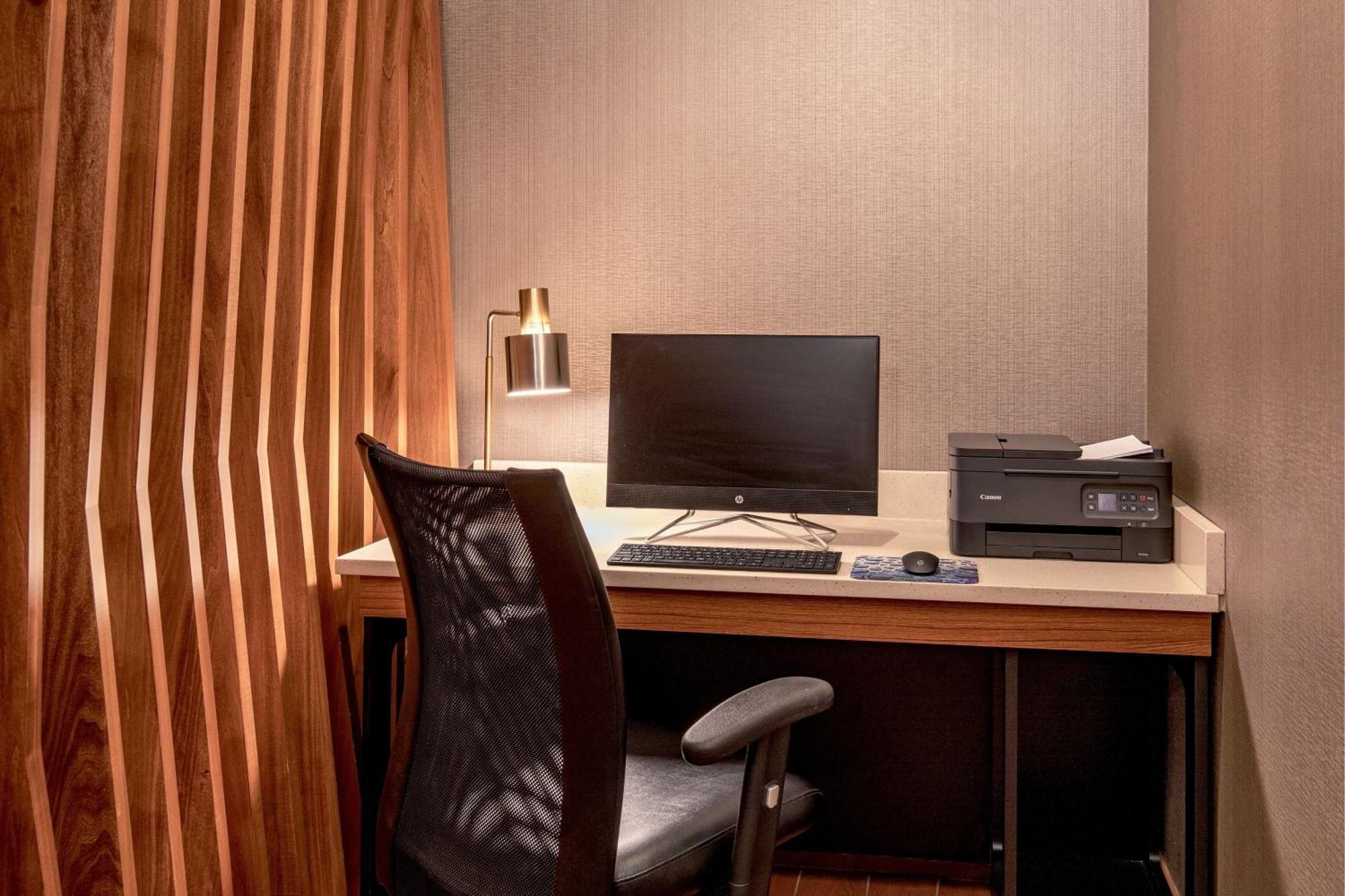 Springhill By Marriott Near The Park 3* Hershey